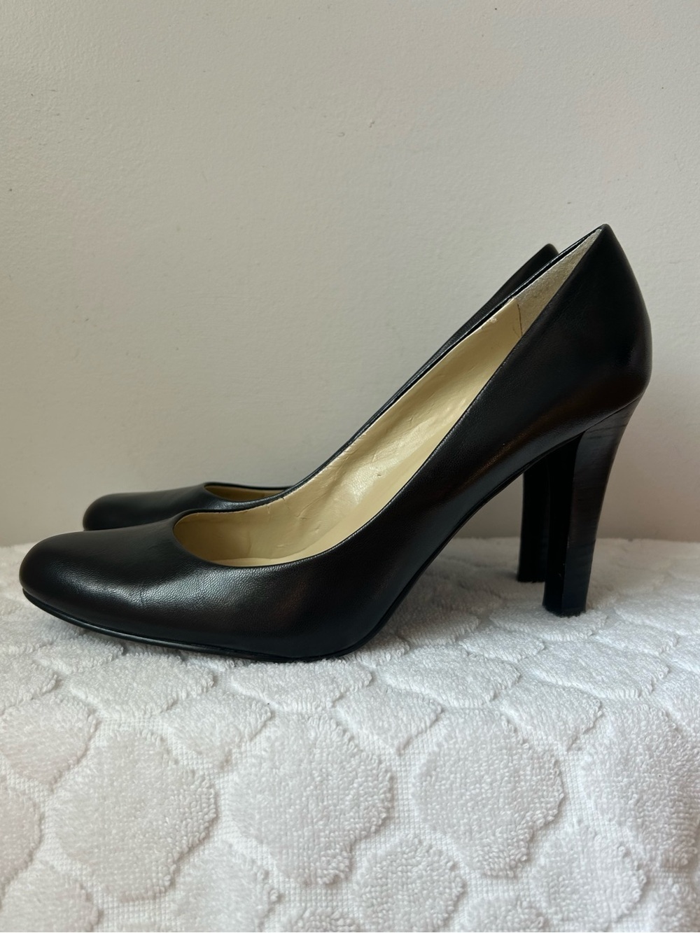 Lauren Ralph Lauren Classic Black Leather Women’s Pumps Size 10 High Heels.